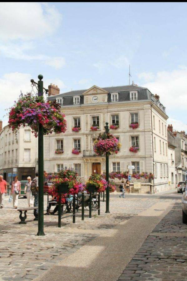 Detente Provinoise Provins Exterior photo